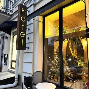 Hotel 52